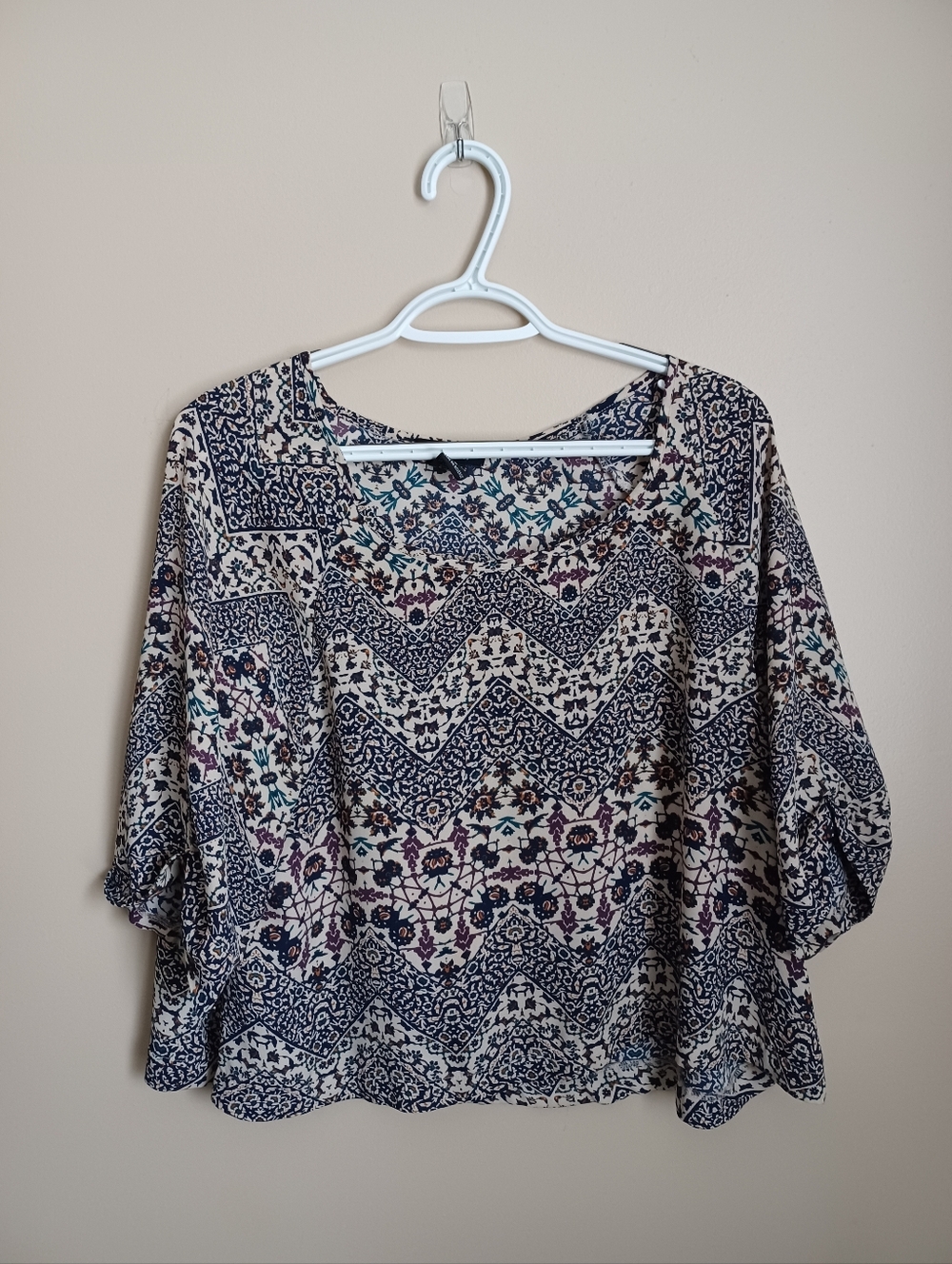 Women's Size Large About A Girl Los Angeles Polyester Floral Design Shirt Top